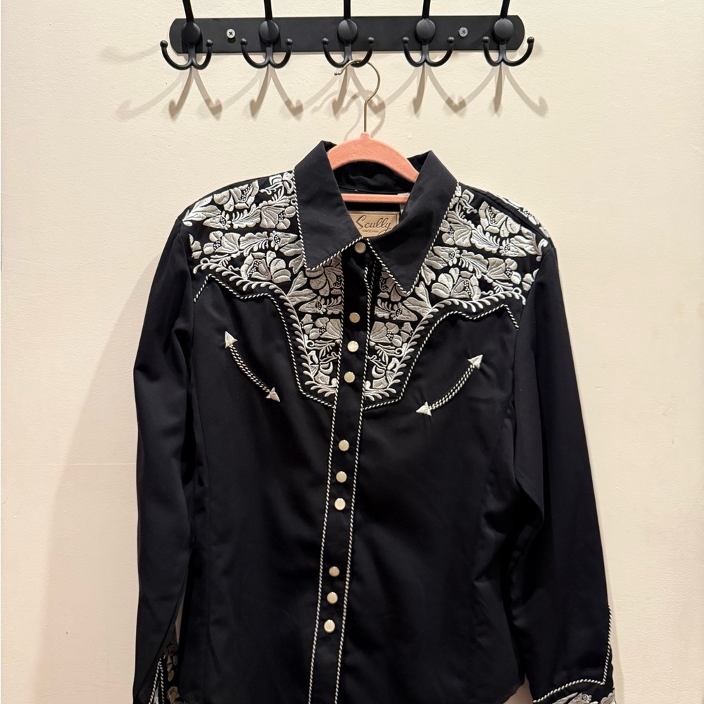 Black and White Floral Embroidered Gabardine